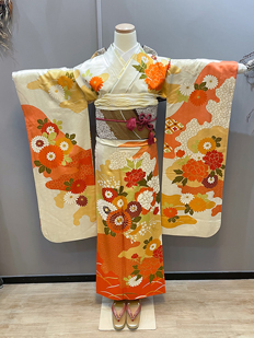 菊　芍薬　金駒刺繍