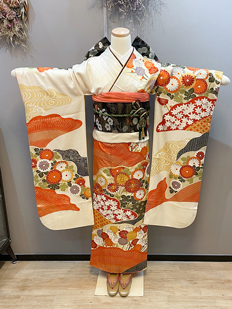 駒刺繍　立波草花文