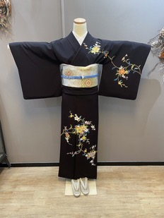 チャコール地花柄